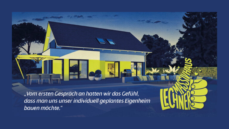 Modernes Massivhaus mit Pool bei Dämmerung und Kundenbewertung: „Vom ersten Gespräch an hatten wir das Gefühl, dass man uns unser individuell geplantes Eigenheim bauen möchte.“ – Lechner Massivhaus